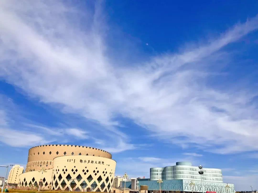 鄂尔多斯盛会,嘉宾云集,观众热情如火